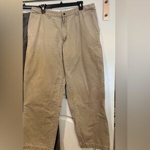 Columbia khaki cargo style work pants. GUC!
